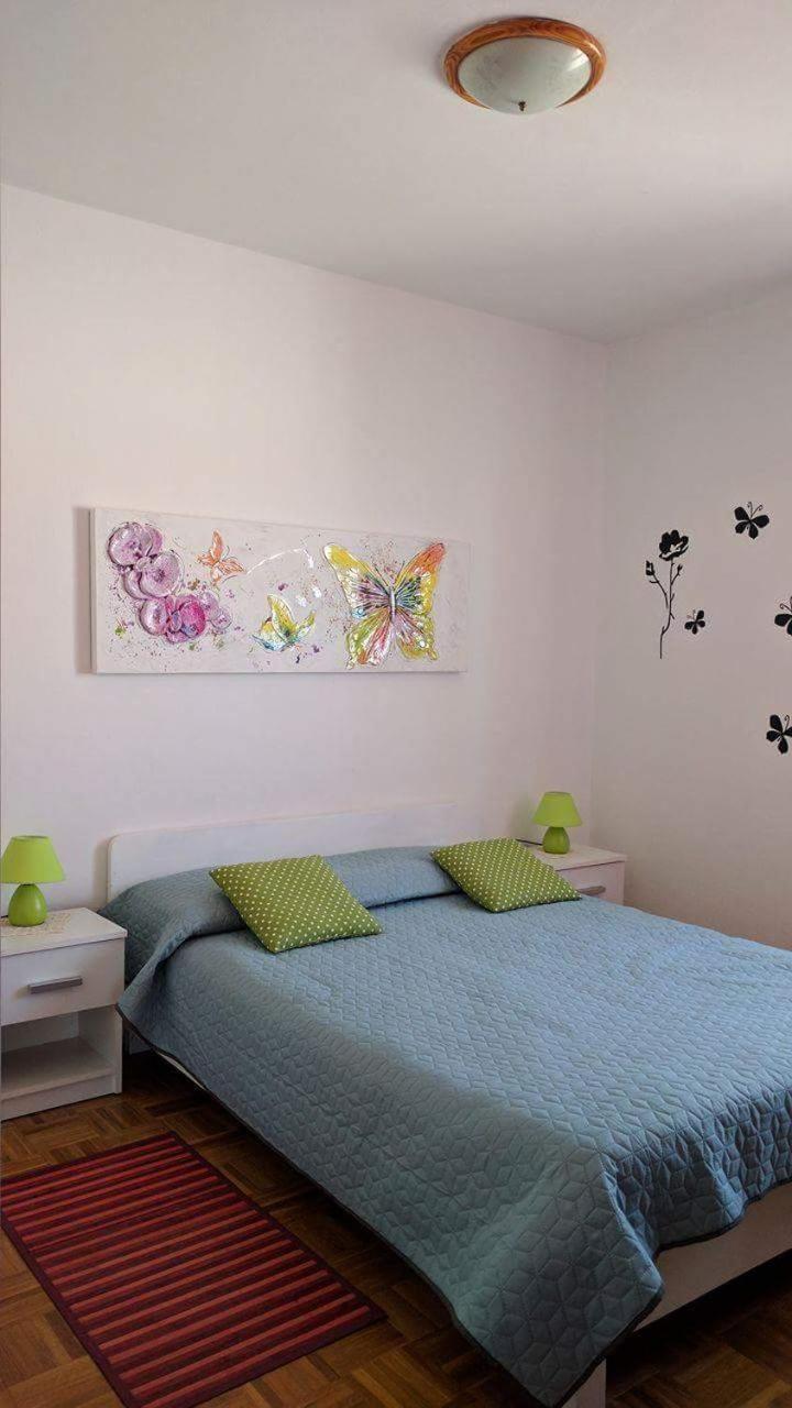 Apartments Kolorcek Ізола Екстер'єр фото