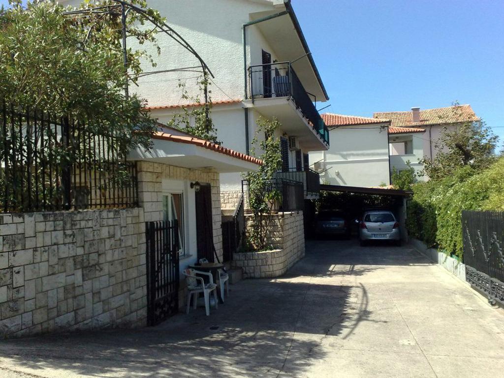 Apartments Kolorcek Ізола Екстер'єр фото